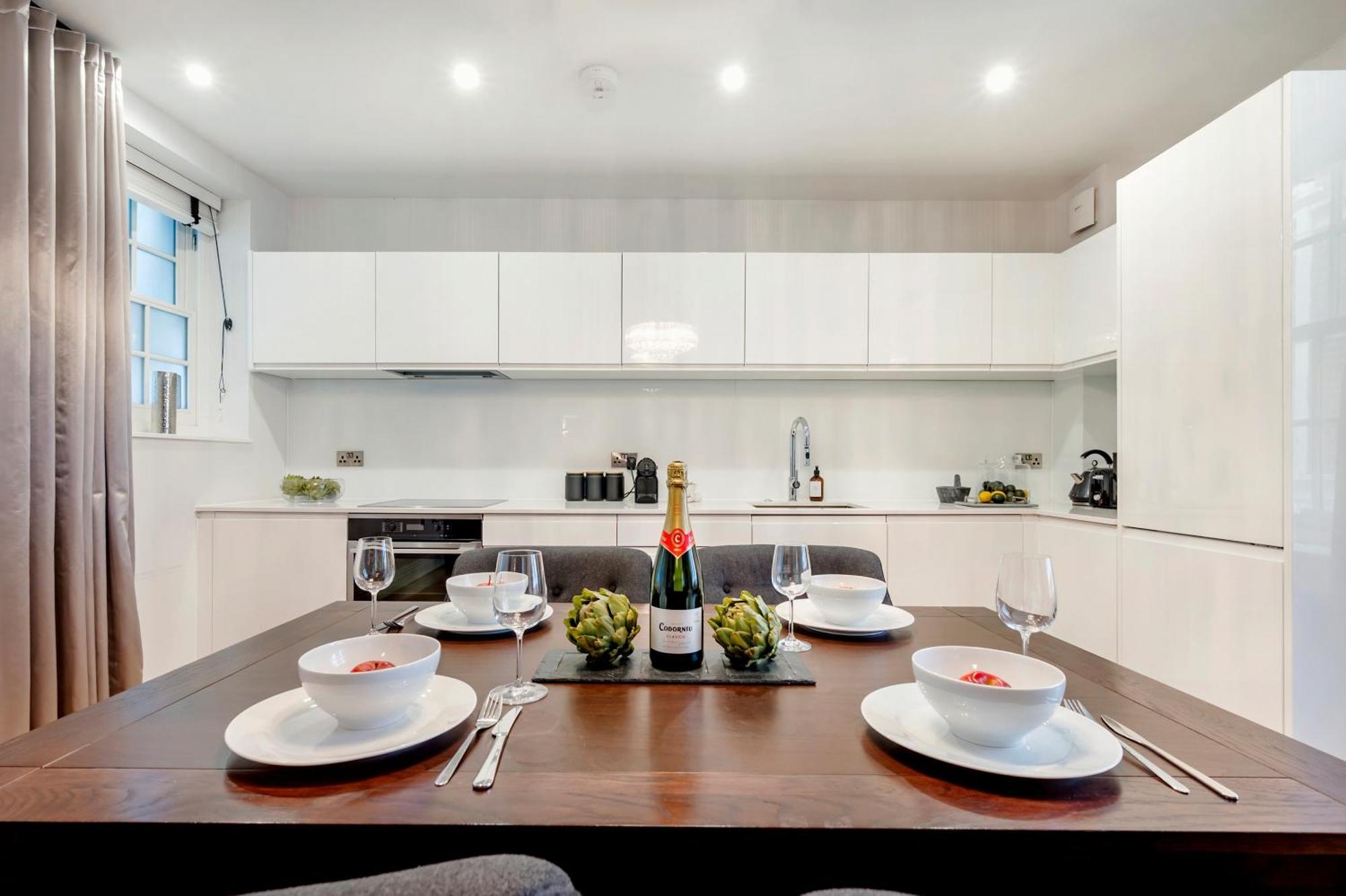 Aircon 2 Bedr, 3 Beds, 2 Bath Covent Garden, Subway Apartment London Ngoại thất bức ảnh