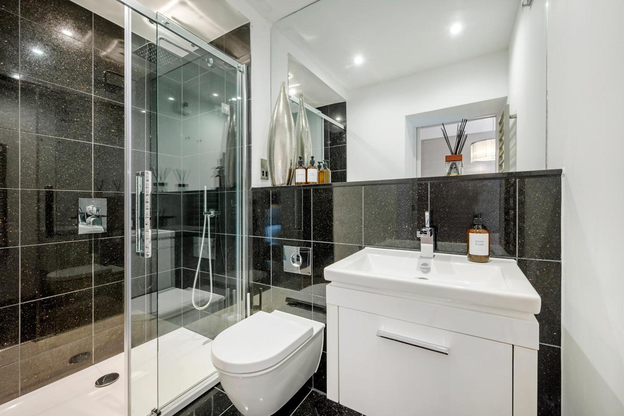 Aircon 2 Bedr, 3 Beds, 2 Bath Covent Garden, Subway Apartment London Ngoại thất bức ảnh